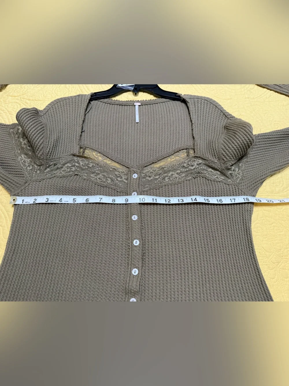 H215 NWT Free People XL pp18-24 Olive Green Lace-Trim Button-Up Waffle Knit Top - Picture 7 of 10